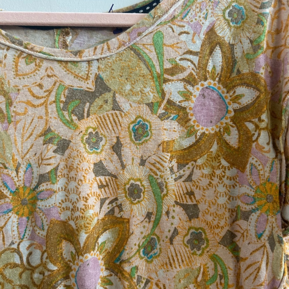Anthropologie Pilcro yellow floral short-sleeve split-back swing tee XS - Picture 2 of 5